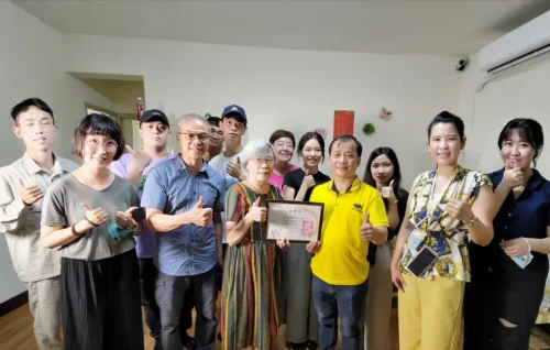 讓世界都看見-台灣好品牌-品牌人物誌-電視節目專訪-「中華育幼關懷協會」側拍照片1製作單位：星澤影視 製作人：游祈盛 執行製作：楊含容