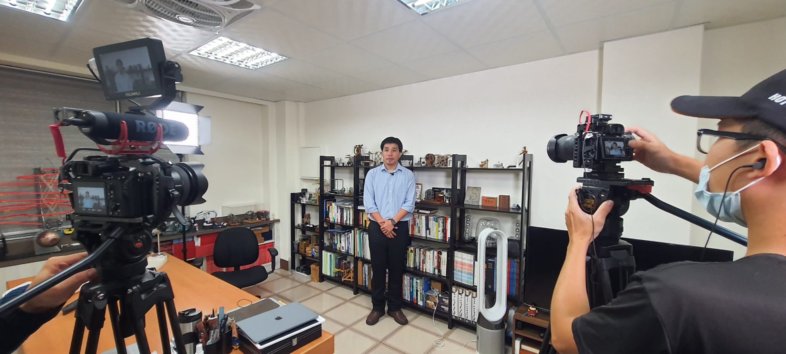 讓世界都看見-台灣好品牌-品牌人物誌-電視節目專訪-「摯陞科技」側拍照片1製作單位:星澤影視 製作人:游祈盛 執行製作:楊含容