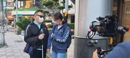 讓世界都看見-台灣好品牌-品牌人物誌-電視節目專訪-「公益聯盟（幫助視障）」側拍照片1製作單位：星澤影視 製作人：游祈盛 執行製作：楊含容