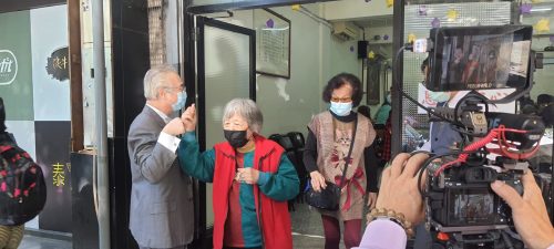 讓世界都看見-台灣好品牌-品牌人物誌-電視節目專訪-「恩友中心」側拍照片1製作單位：星澤影視 製作人：游祈盛 執行製作：楊含容