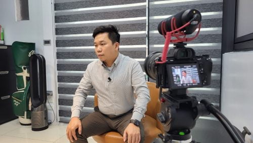 讓世界都看見-台灣好品牌-品牌人物誌-電視節目專訪-「日璽管理顧問」側拍照片1製作單位：星澤影視 製作人：游祈盛 執行製作：楊含容