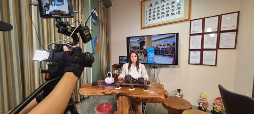 讓世界都看見-台灣好品牌-品牌人物誌-電視節目專訪-「美衣潔」側拍照片1製作單位：星澤影視 製作人：游祈盛 執行製作：楊含容