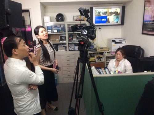 讓世界都看見-台灣好品牌-品牌人物誌-電視節目專訪-「中天徵信社」側拍照片製作單位：星澤影視 製作人：游祈盛、楊含容