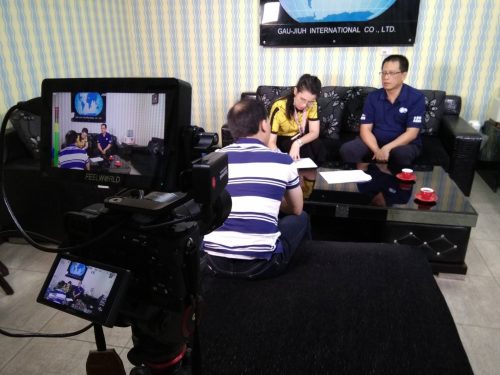 讓世界都看見-台灣好品牌-品牌人物誌-電視節目專訪-「水易購專利免插電淨水器」側拍照片1製作單位：星澤影視 製作人：游祈盛 執行製作：楊含容