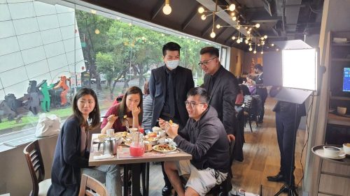 讓世界都看見-台灣好品牌-品牌人物誌-電視節目專訪-「京星港式飲茶」側拍照片1製作單位：星澤影視 製作人：游祈盛 執行製作：楊含容