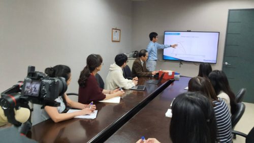 讓世界都看見-台灣好品牌-品牌人物誌-電視節目專訪-「旭基科技」側拍照片1製作單位：星澤影視 製作人：游祈盛 執行製作：楊含容