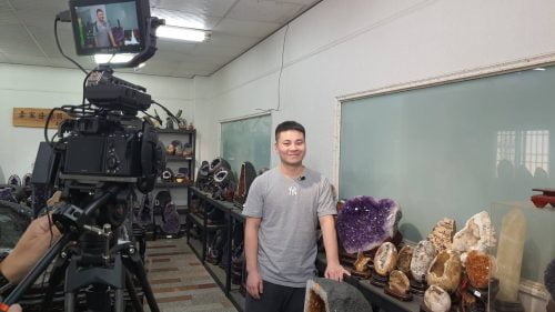 讓世界都看見-台灣好品牌-品牌人物誌-電視節目專訪-「李家好彩頭」側拍照片1製作單位：星澤影視 製作人：游祈盛 執行製作：楊含容