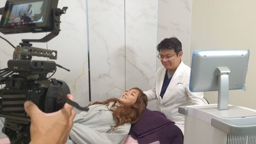 讓世界都看見-台灣好品牌-品牌人物誌-電視節目專訪-「樂沐診所」側拍照片1製作單位：星澤影視 製作人：游祈盛 執行製作：楊含容