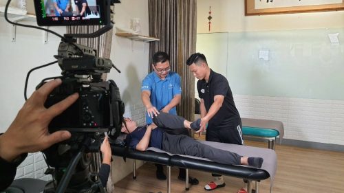 讓世界都看見-台灣好品牌-品牌人物誌-電視節目專訪-「運筋骨」側拍照片1製作單位：星澤影視 製作人：游祈盛 執行製作：楊含容