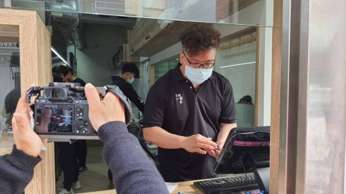 讓世界都看見-台灣好品牌-電視節目專訪-「雙饗丼」-幕後側拍02 製作單位：星澤國際 製作人：游祈盛、楊含容