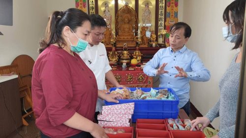 讓世界都看見-台灣好品牌-品牌人物誌-電視節目專訪-「鴻品甜點」側拍照片1製作單位：星澤影視 製作人：游祈盛 執行製作：楊含容