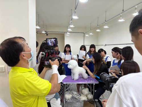 讓世界都看見-台灣好品牌-電視節目專訪-「山芙蓉寵物美容」-幕後側拍04 製作單位：星澤國際 製作人：游祈盛、楊含容