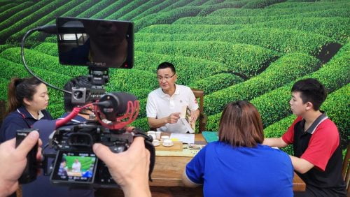 讓世界都看見-台灣好品牌-電視節目專訪-「石城實業」-幕後側拍02 製作單位：星澤影視 製作人：游祈盛、楊含容