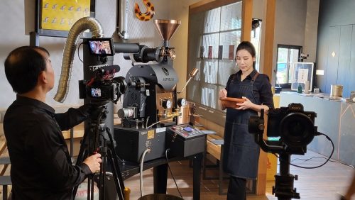 讓世界都看見-台灣好品牌-電視節目專訪-「星遇咖啡」-幕後側拍01 製作單位：星澤影視 製作人：游祈盛、楊含容