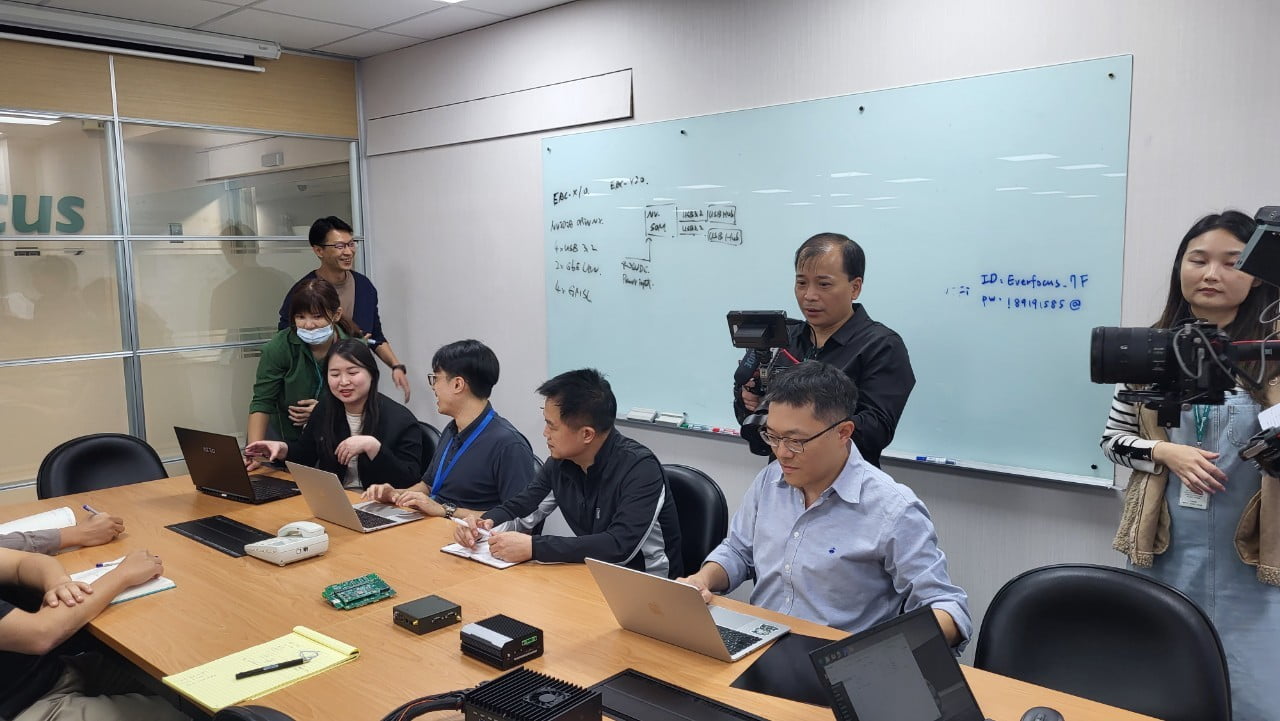 讓世界都看見-台灣好品牌-電視節目專訪-「慧友電子」-幕後側拍02 製作單位:星澤影視 製作人:游祈盛、楊含容