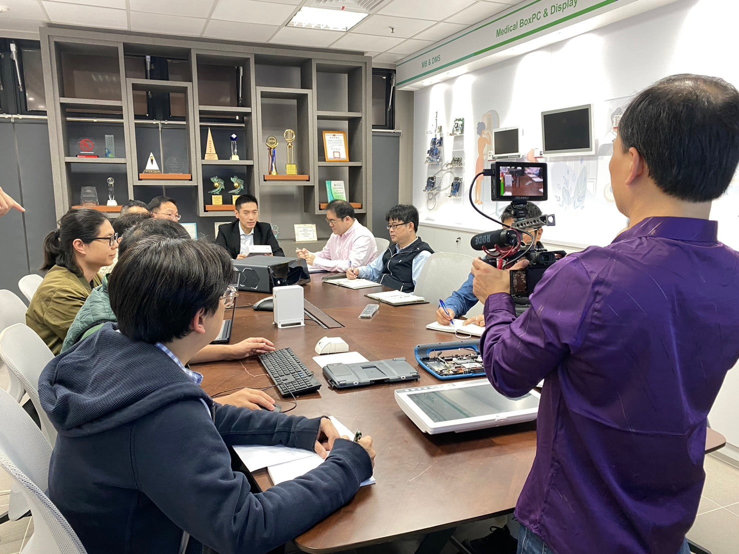 讓世界都看見-台灣好品牌-電視節目專訪-「醫揚科技」-幕後側拍04 製作單位:星澤影視 製作人:游祈盛、楊含容