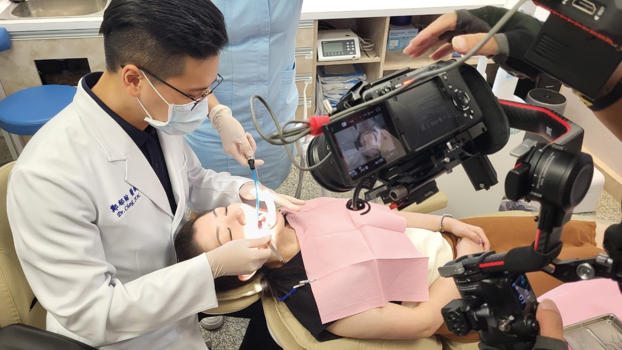 讓世界都看見-電視節目專訪-「沐光美學牙醫診所」-幕後側拍03 製作單位：星澤影視 製作人：游祈盛、楊含容