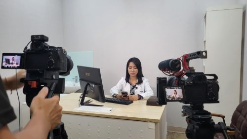 讓世界都看見-電視節目專訪-「澄美中醫」-幕後側拍02 製作單位：星澤影視 製作人：游祈盛、楊含容