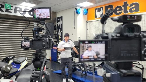 讓世界都看見-電視節目專訪-「神電重車」-幕後側拍01 製作單位：星澤影視 製作人：游祈盛、楊含容