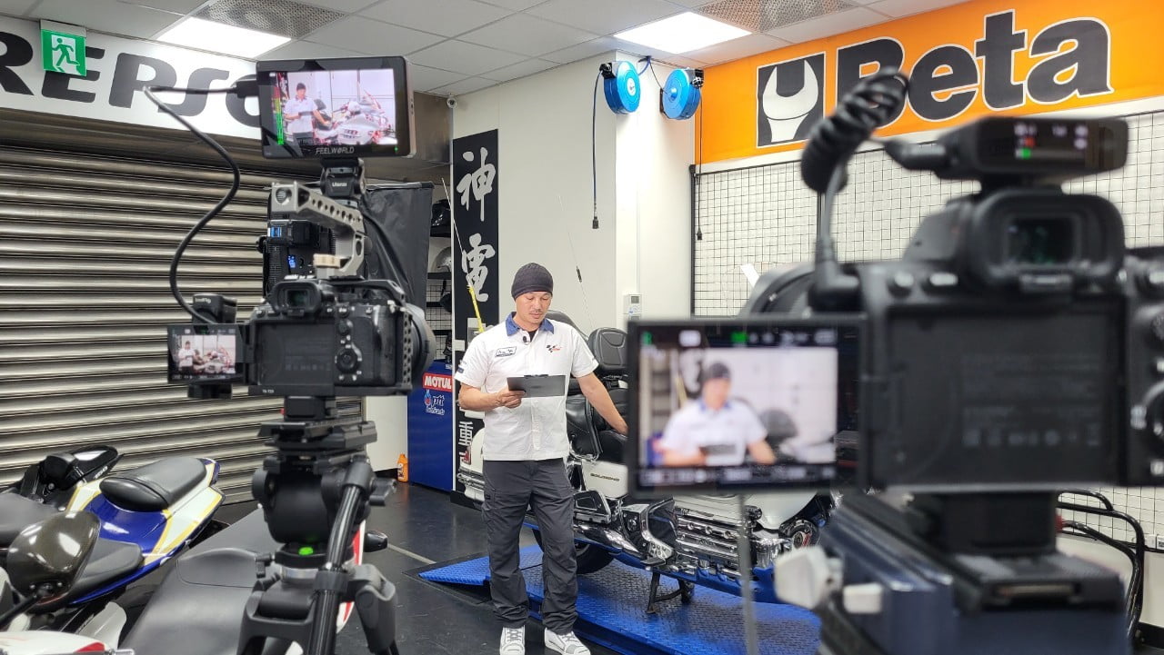 讓世界都看見-電視節目專訪-「神電重車」-幕後側拍01 製作單位:星澤影視 製作人:游祈盛、楊含容