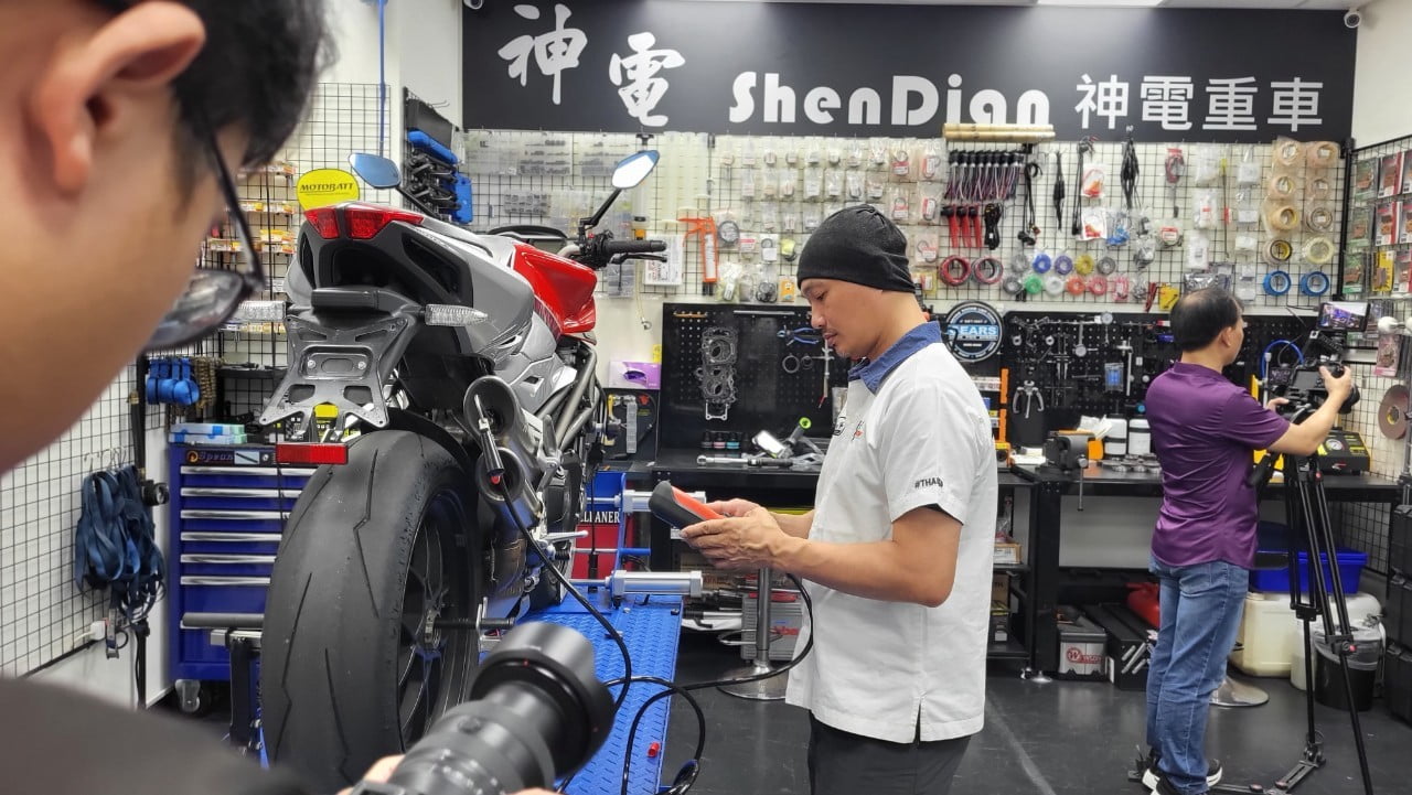 讓世界都看見-電視節目專訪-「神電重車」-幕後側拍02 製作單位:星澤影視 製作人:游祈盛、楊含容