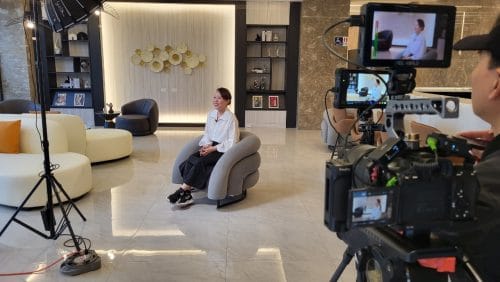 讓世界都看見-電視節目專訪-「原色國際時尚」-幕後側拍01製作單位：星澤影視 製作人：游祈盛、楊含容