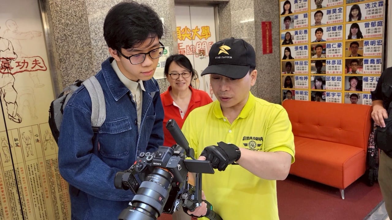 讓世界都看見-品牌人物誌-台灣好品牌-電視節目專訪-「王耀數學」幕後側拍05- 製作單位:星澤影視 製作人:游祈盛、楊含容