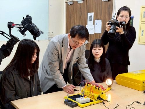 讓世界都看見-品牌人物誌-台灣好品牌-電視節目專訪-「周宏隆教授」幕後側拍04- 製作單位：星澤影視 製作人：游智翔、楊含容